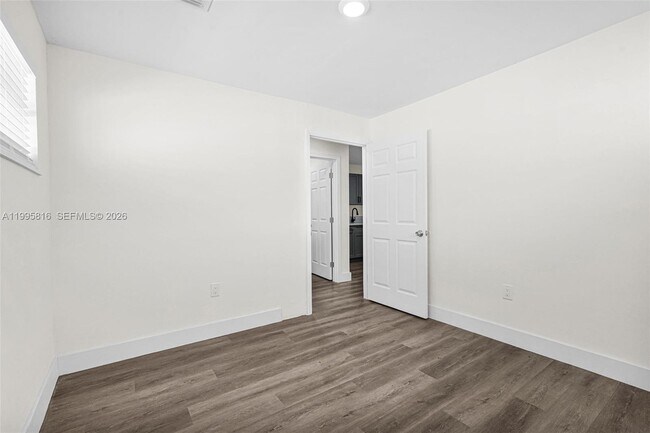 Building Photo - 1730 Acapulco Dr