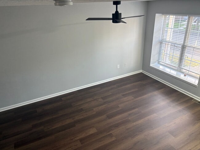Building Photo - Charming & NEWLY Renovated 2-Bedroom Condo...