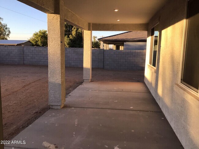 Building Photo - 691 S Silvercreek Pl