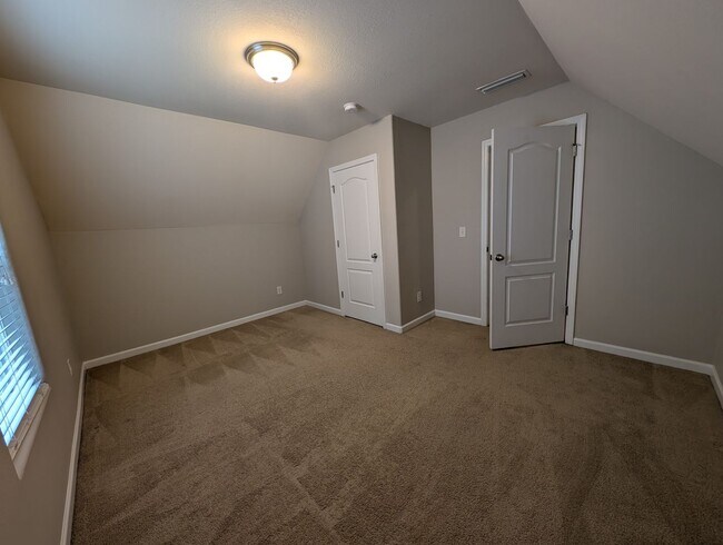 Building Photo - Spacious Townhome in Kingstree!