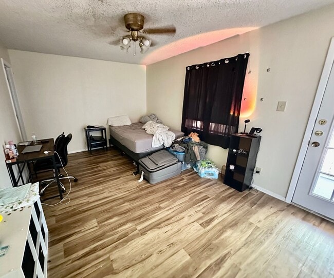 Building Photo - 1421 S 12th St