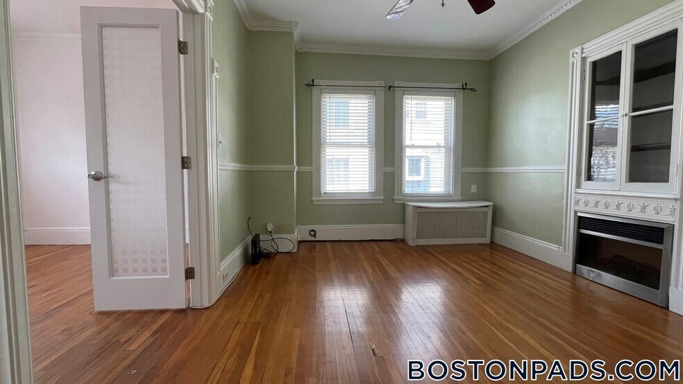 Building Photo - 369 Savin Hill Ave