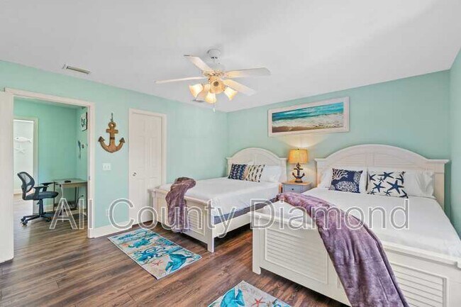 Building Photo - 9004 Polly Ave