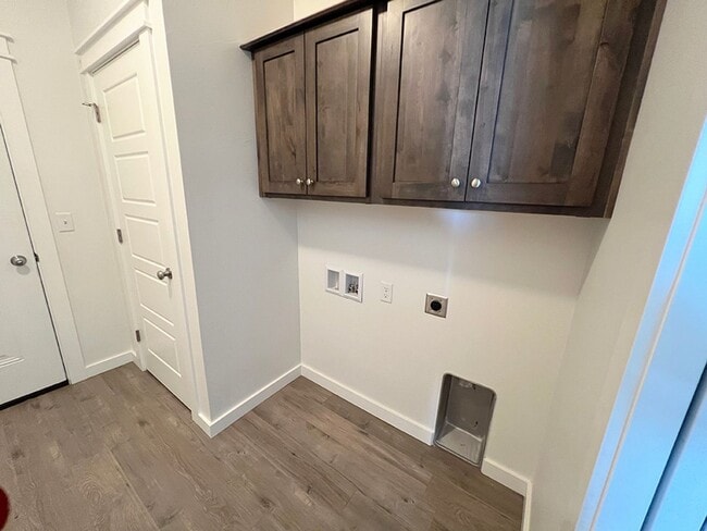 Building Photo - Beautiful Single Family Detached Home with...