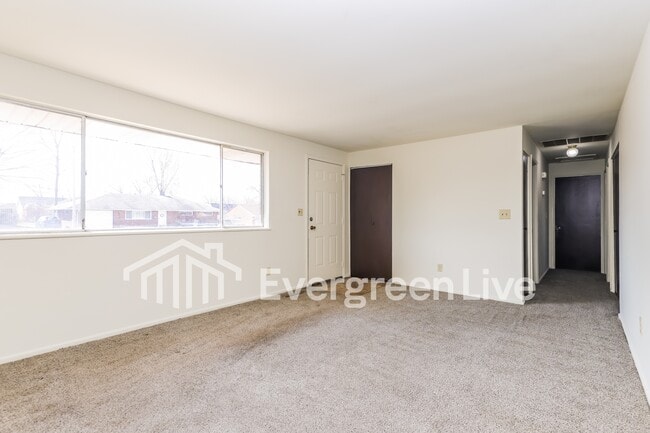 Building Photo - Currently accepting applications!