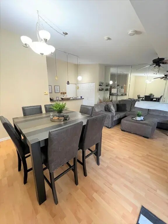 Building Photo - 728 N Gary Ave