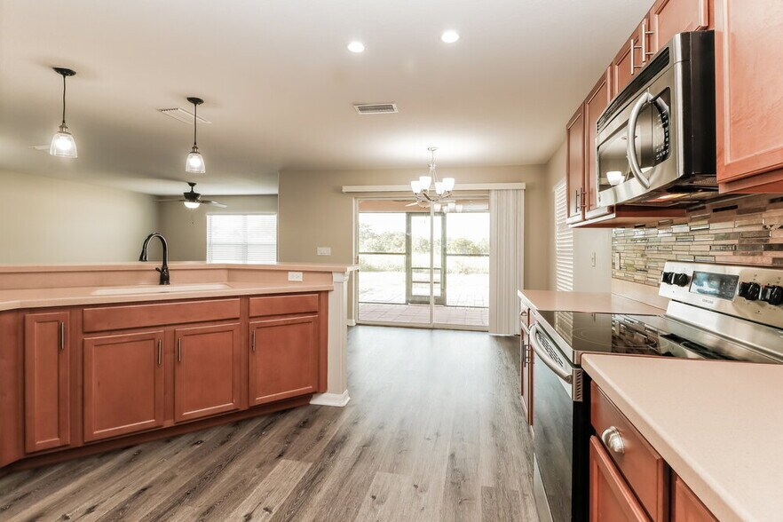 Building Photo - 7304 Lumber Port Dr