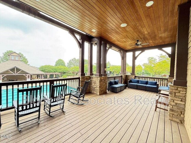 Building Photo - 8527 Quarton Dr
