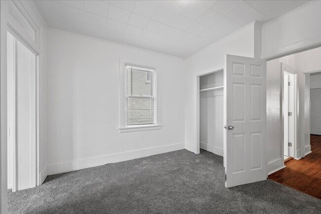 Building Photo - 5556-5558 Pocusset Street