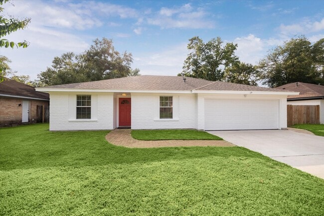 Primary Photo - 23103 Berry Pine Dr