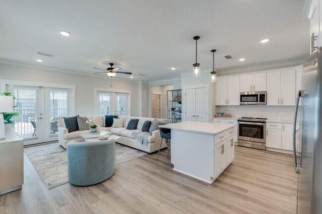Primary Photo - 100 Beach Dr