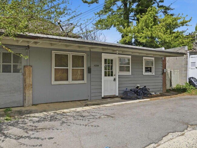 Building Photo - Completely renovated 1-bedroom, 1-bath apartment with LVP flooring with off-street parking