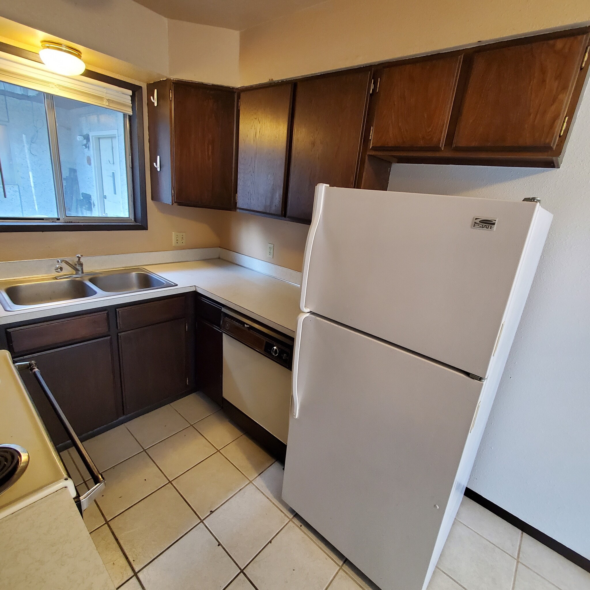 Building Photo - 1224 E 3rd St