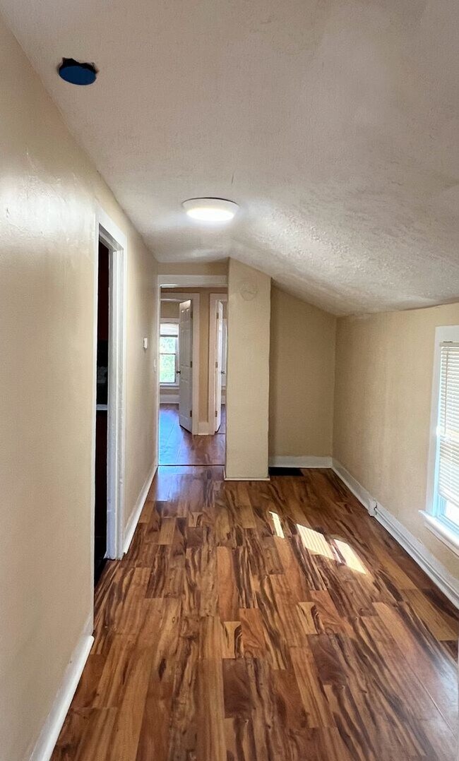 Building Photo - 219 E North St