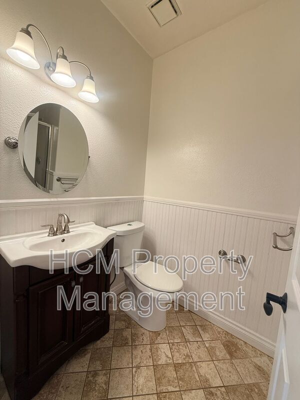 Building Photo - 1237 S Country Glen Way
