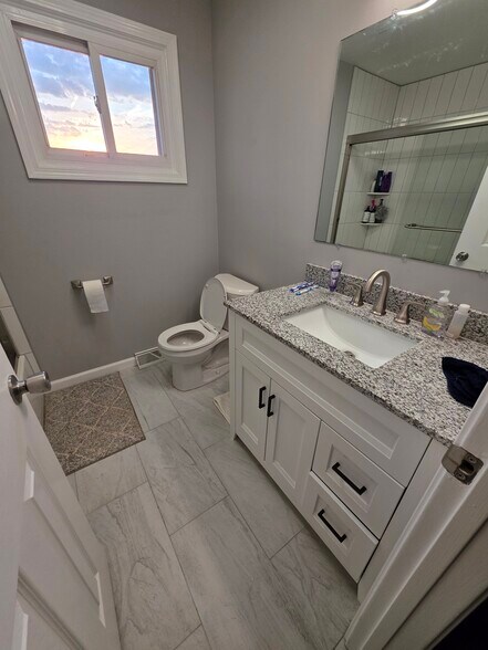 Building Photo - 4118 Highview Pky