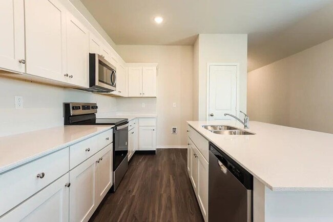 Building Photo - 1807 Crimson Lake Blvd