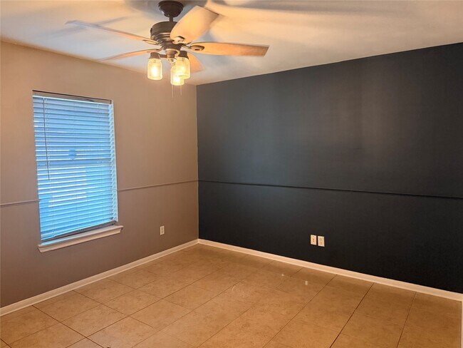 Building Photo - 5334 Tallowpine Terrace