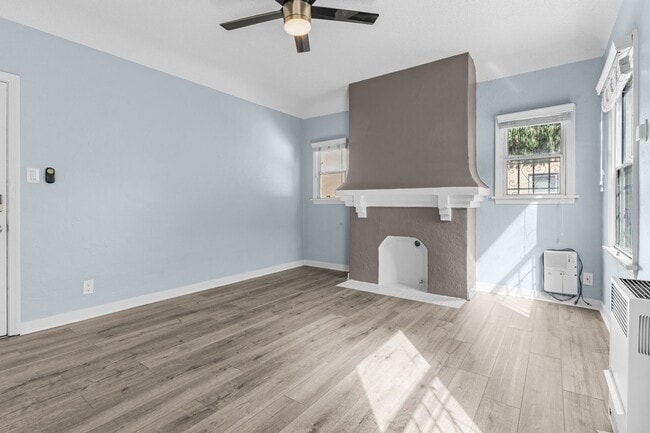 Interior Photo - 1115 E Broadway