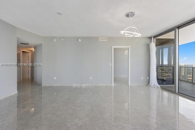 Building Photo - 488 NE 18th St