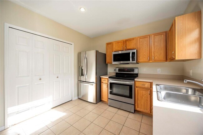 Building Photo - 6235 Flagfish Ct