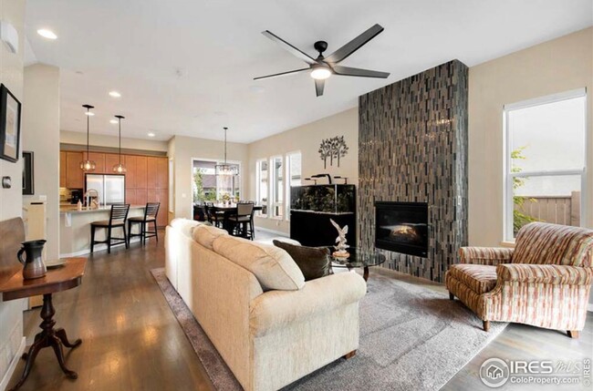Building Photo - STUNNING 2 STORY SMART HOME IN LOUISVILLE