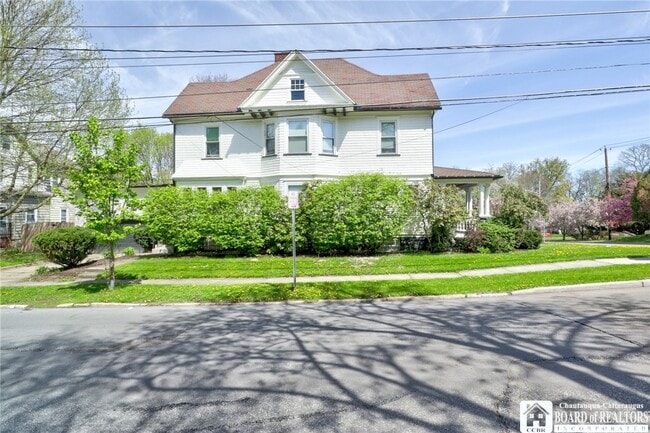 Building Photo - 98 Forest Ave
