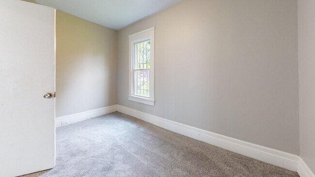 Building Photo - 3200 W 94th St