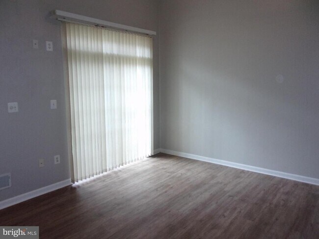 Building Photo - 11844 Breton Ct