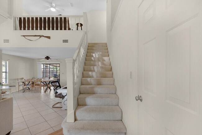 Building Photo - 407 Parkwood Pl