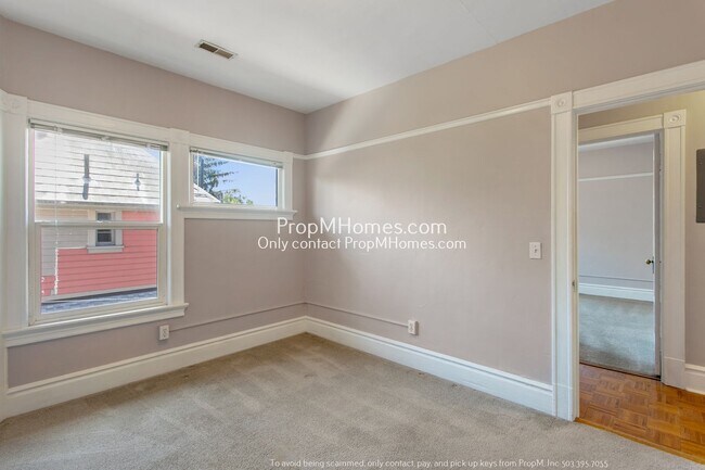Building Photo - Charming Two-Bedroom Upper-Level Duplex in...