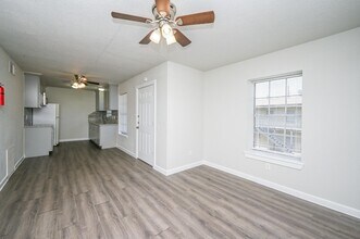 Building Photo - 1518 East Ave