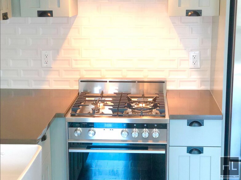 Building Photo - BUSHWICK AVENUE