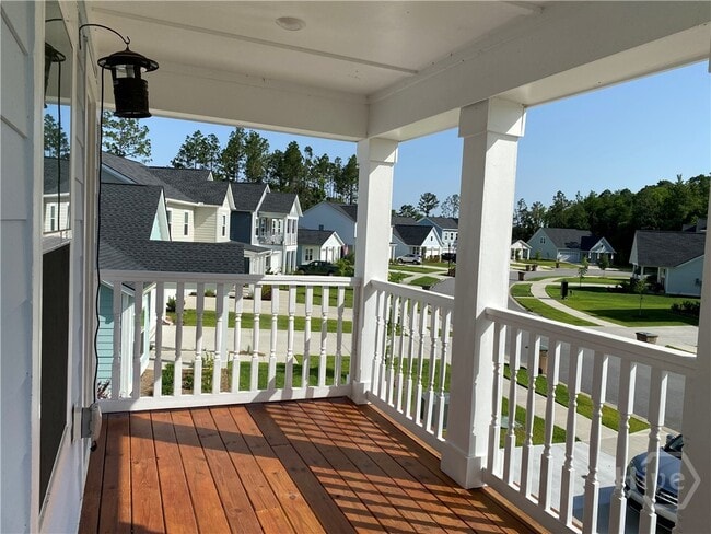 Building Photo - 145 Binscombe Ln