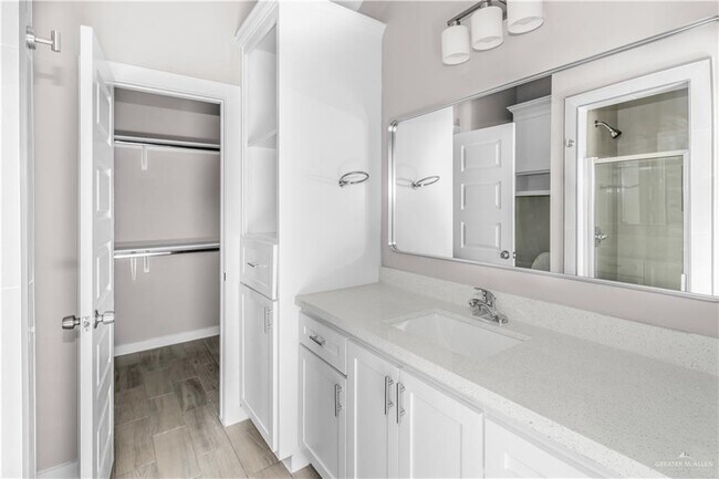 Building Photo - 13 Stark Rd