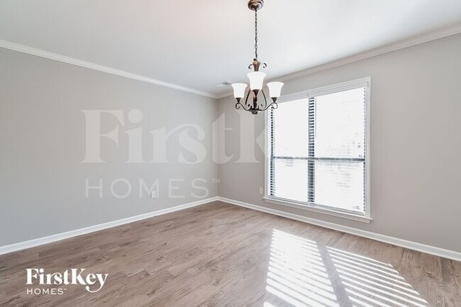 Building Photo - 8568 Kettering Dr