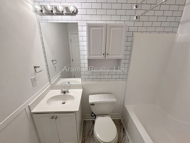 Building Photo - 3755 Pine Village Pl