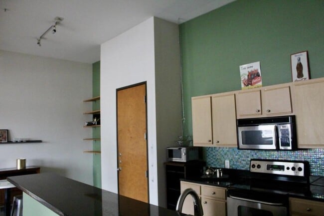 Building Photo - 2502 Live Oak St