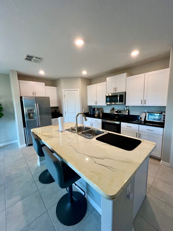Building Photo - 6156 Spring Crayfish Ave