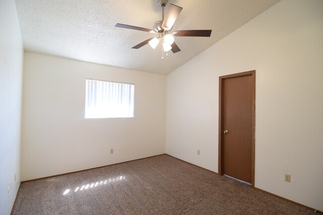 Building Photo - 3702 Valley Forge Dr