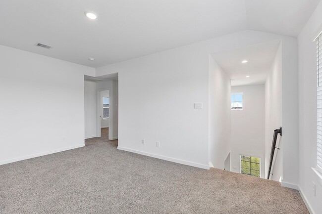 Building Photo - 31634 Whittis Hl Wy