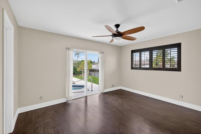 Building Photo - 1460 NE 57th Ct