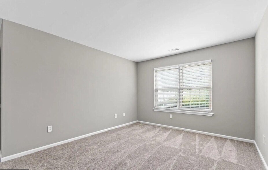 Building Photo - 617 Covington Ct