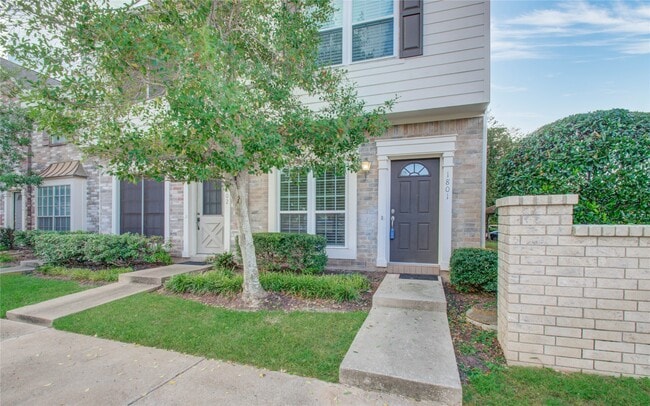 Building Photo - 2910 Grants Lake Blvd