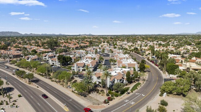 Building Photo - 10055 E Mountainview Lake Dr