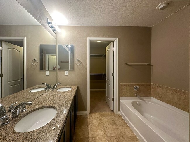 Building Photo - 4bd house in a heart of Dove Village!