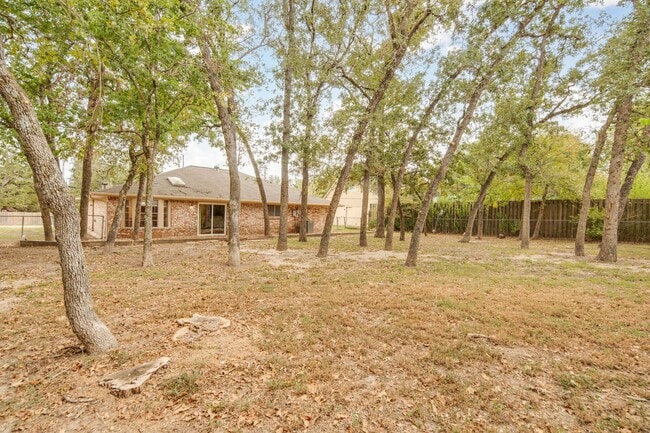 Building Photo - 1201 Francis Dr