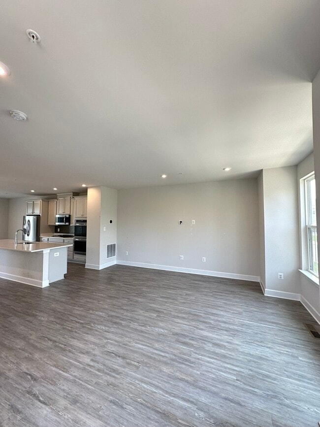 Building Photo - 131 Albany Pl