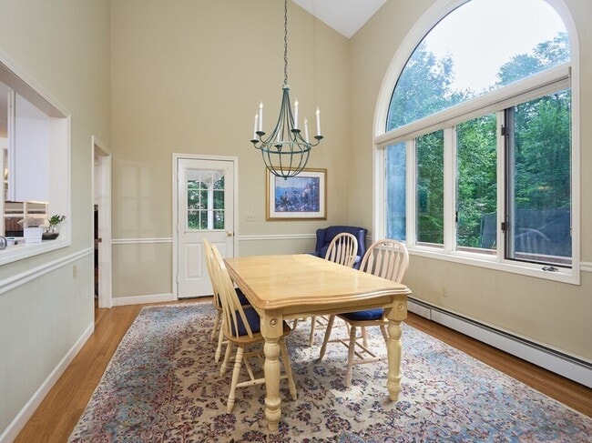 Building Photo - 8 Kalamat Farms Cir