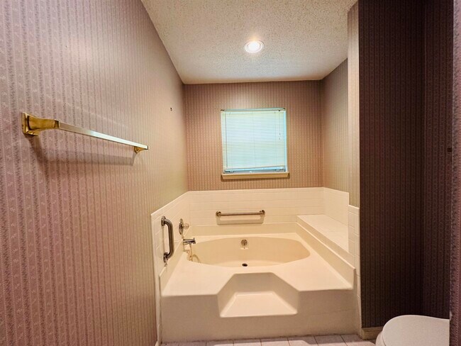 Building Photo - 3708 Longchamp Cir